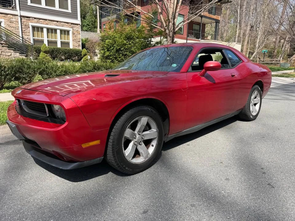 2009 Dodge Challenger 3rd Gen - Image 2 of 16