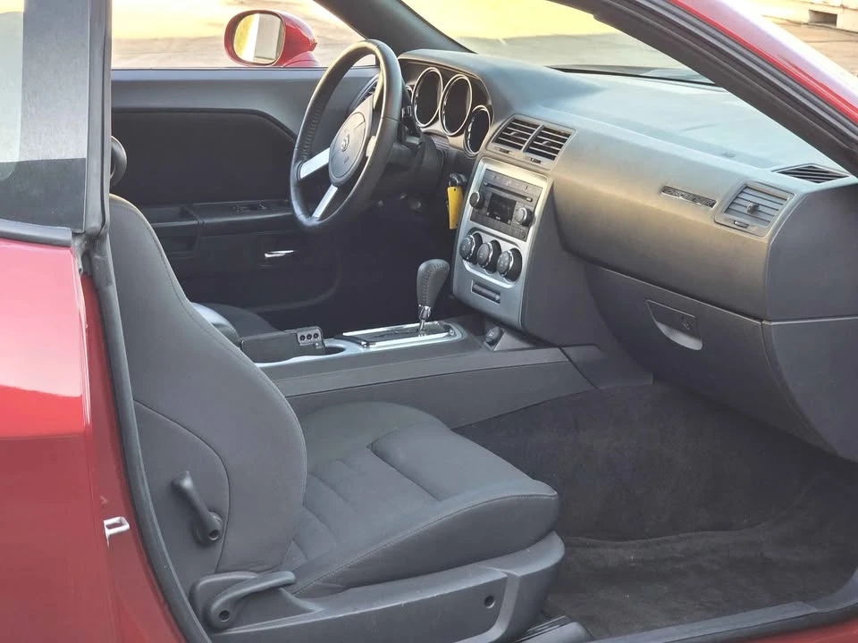 2009 Dodge Challenger 3rd Gen - Image 14 of 17