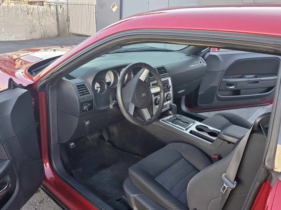 2009 Dodge Challenger 3rd Gen - Image 15 of 17