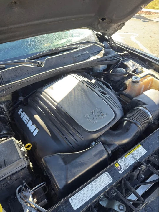 2009 Dodge Challenger 3rd Gen - Image 16 of 17