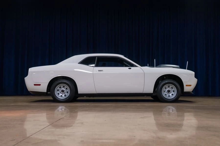 2009 Dodge Challenger SRT8 & 392 3rd Gen - Image 2 of 31