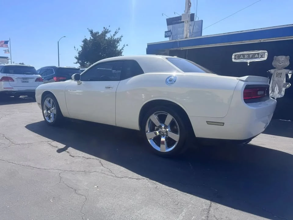 2009 Dodge Challenger 3rd Gen - Image 3 of 15