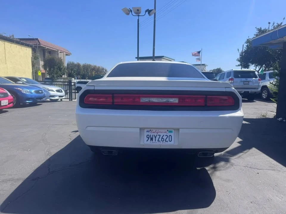 2009 Dodge Challenger 3rd Gen - Image 4 of 15