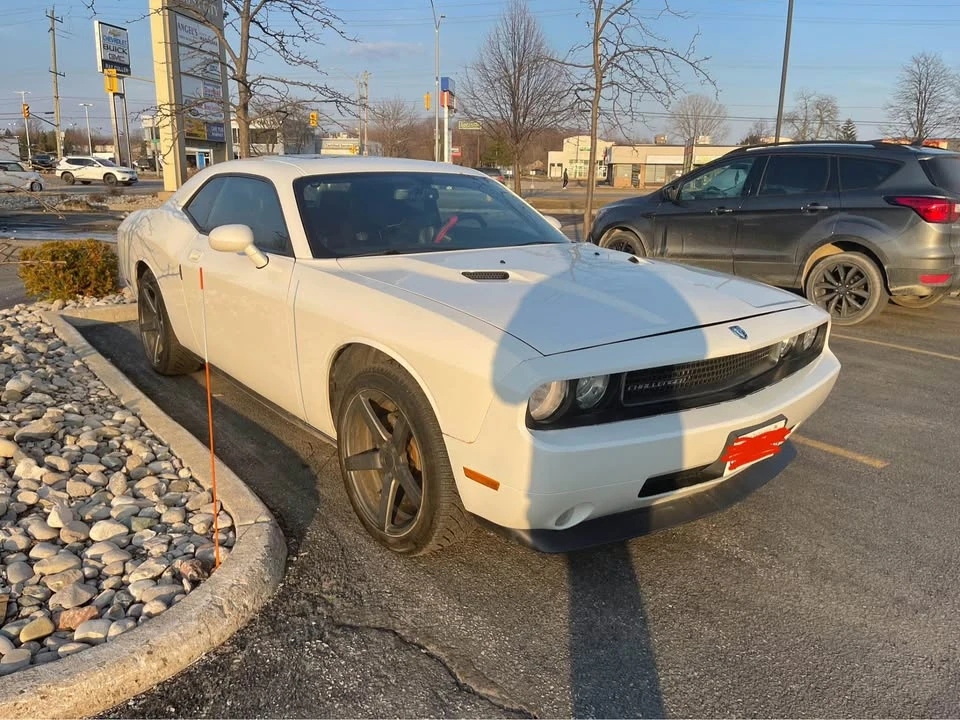 2009 Dodge Challenger 3rd Gen - Image 2 of 8