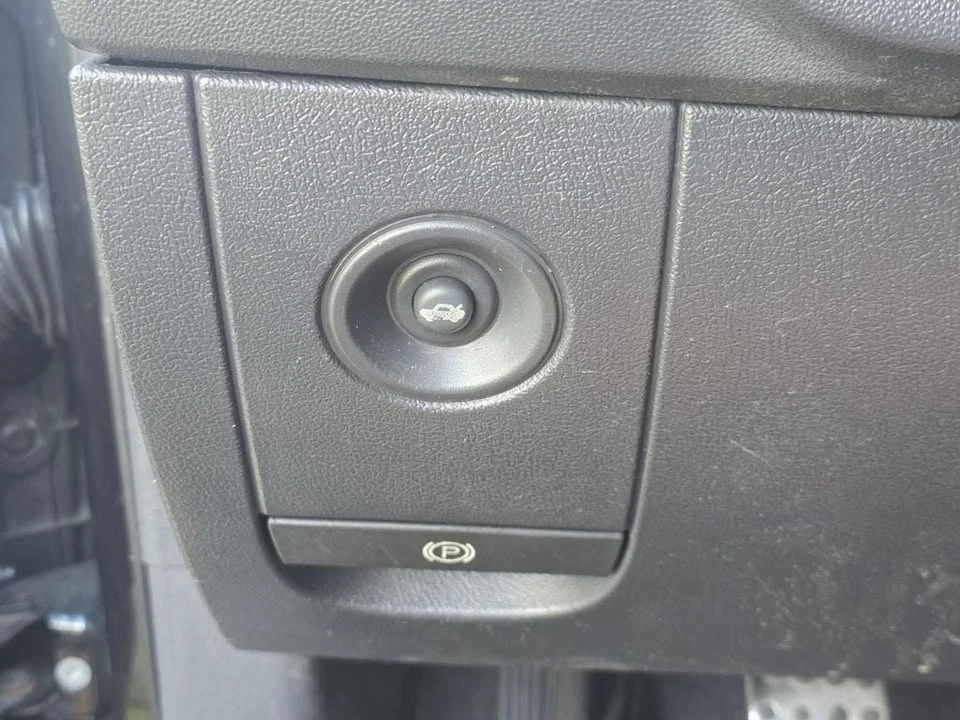 2009 Dodge Challenger 3rd Gen - Image 17 of 20