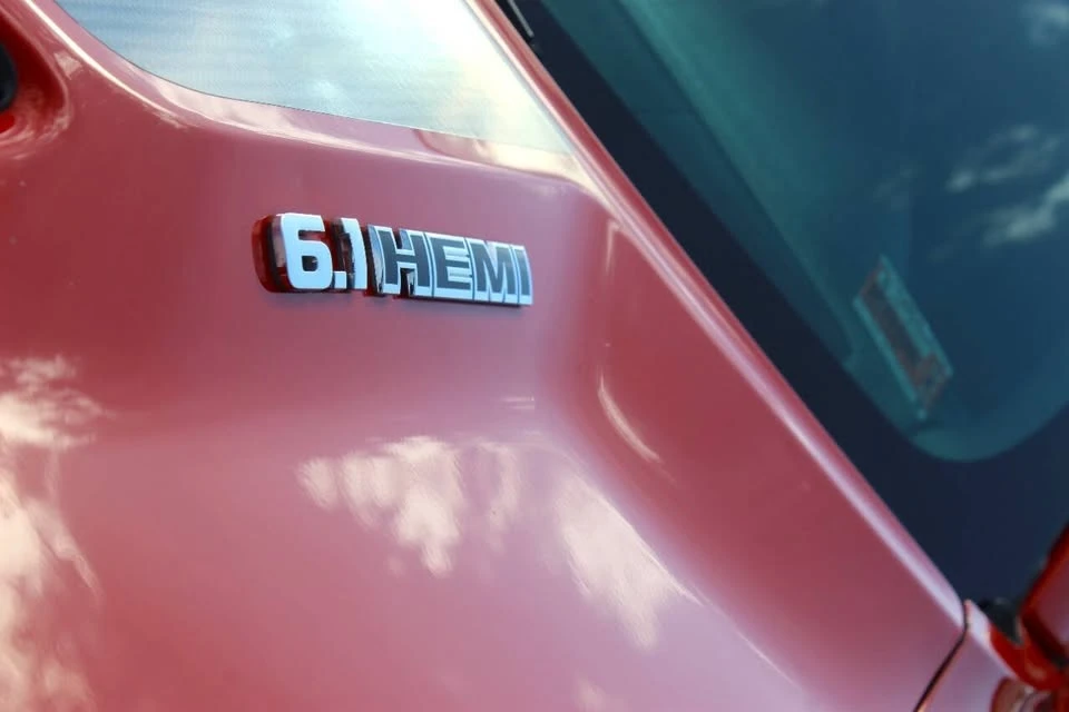 2009 Dodge Challenger 3rd Gen - Image 15 of 18