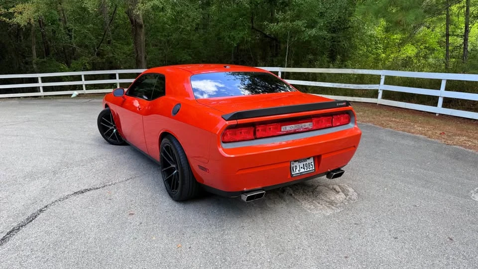 2009 Dodge Challenger 3rd Gen - Image 2 of 17
