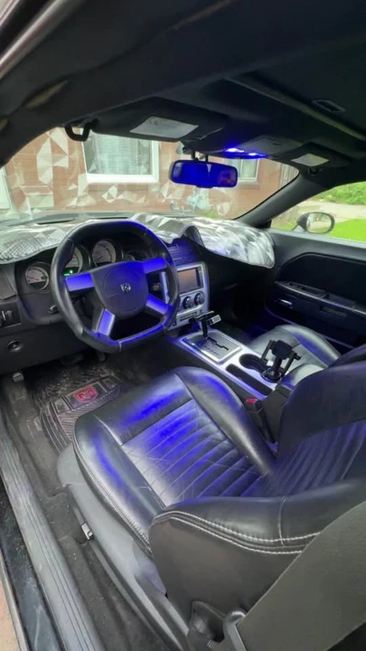 2009 Dodge Challenger 3rd Gen - Image 7 of 11