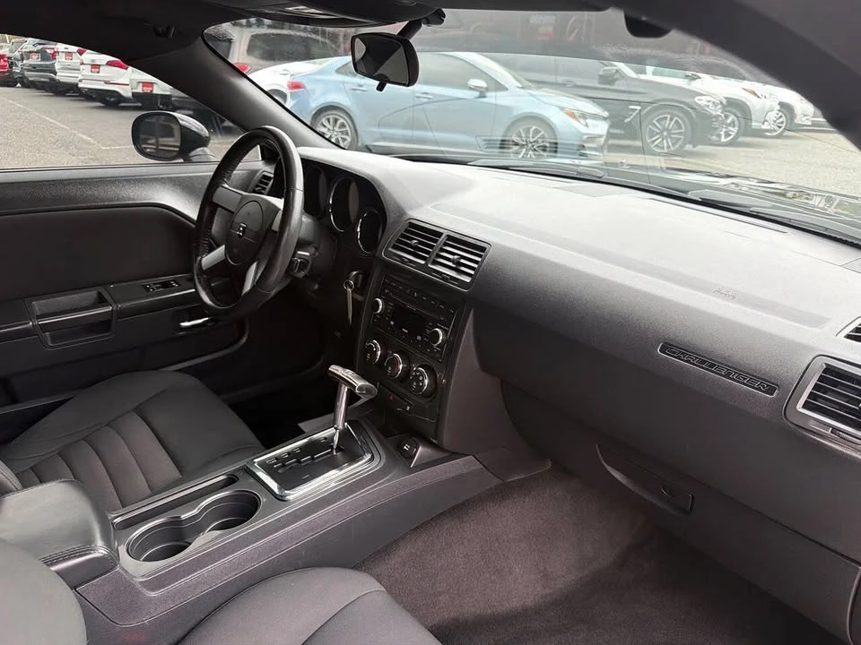 2009 Dodge Challenger 3rd Gen - Image 10 of 20
