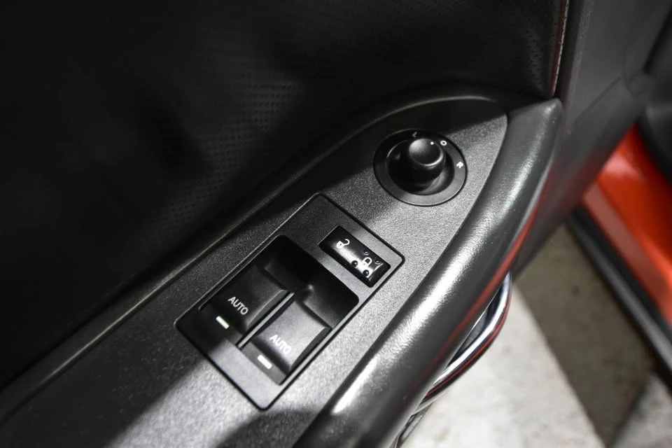 2009 Dodge Challenger 3rd Gen - Image 13 of 20