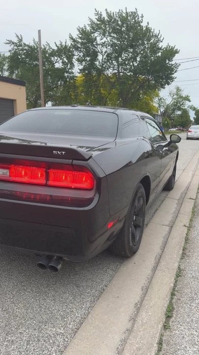 2009 Dodge Challenger 3rd Gen - Image 3 of 11