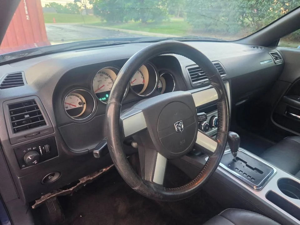 2009 Dodge Challenger 3rd Gen - Image 15 of 20