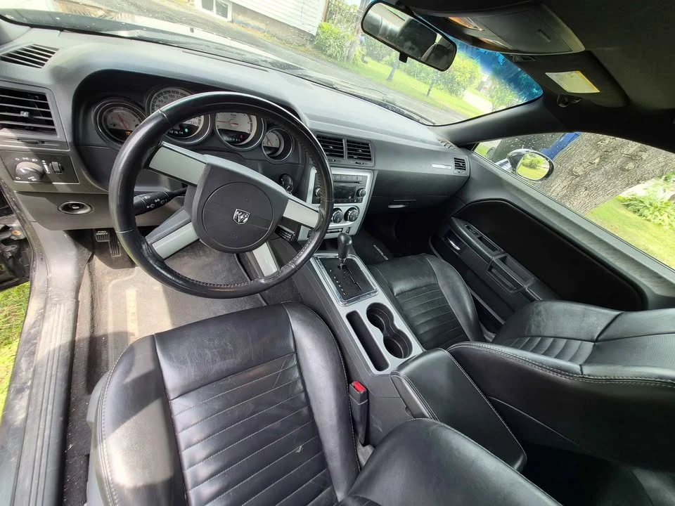 2009 Dodge Challenger 3rd Gen - Image 6 of 8
