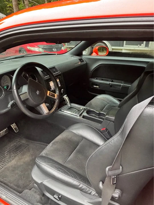 2009 Dodge Challenger 3rd Gen - Image 6 of 8