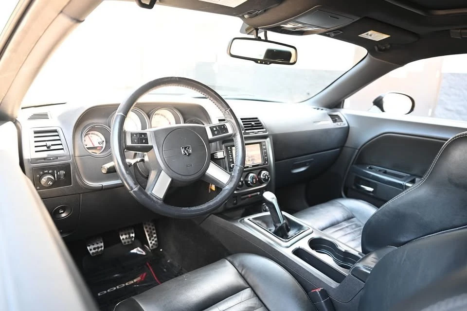 2009 Dodge Challenger 3rd Gen - Image 15 of 20