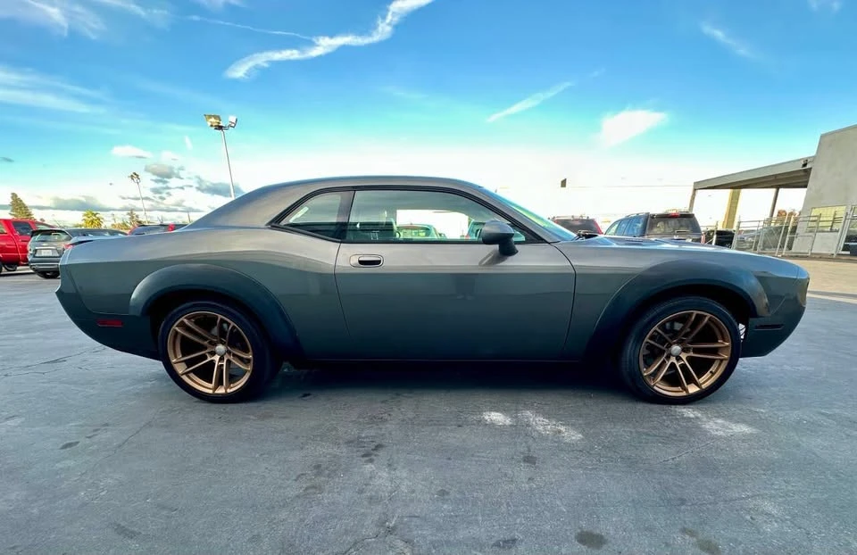 2009 Dodge Challenger 3rd Gen - Image 3 of 15