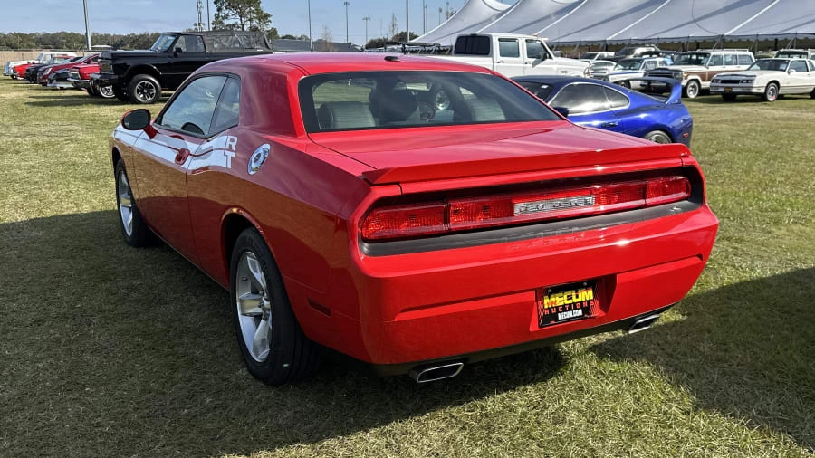 2009 Dodge Challenger 3rd Gen - Image 2 of 5