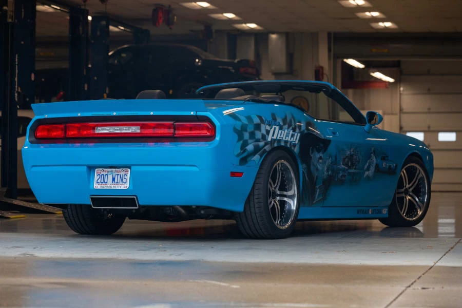 2009 Dodge Challenger 3rd Gen - Image 19 of 31