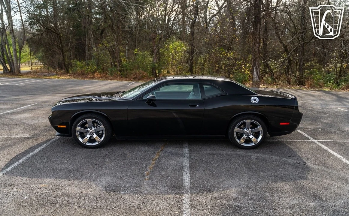 2009 Dodge Challenger 3rd Gen - Image 9 of 12