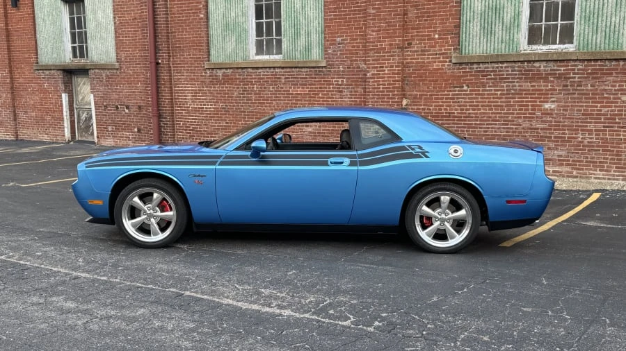 2009 Dodge Challenger 3rd Gen - Image 2 of 19