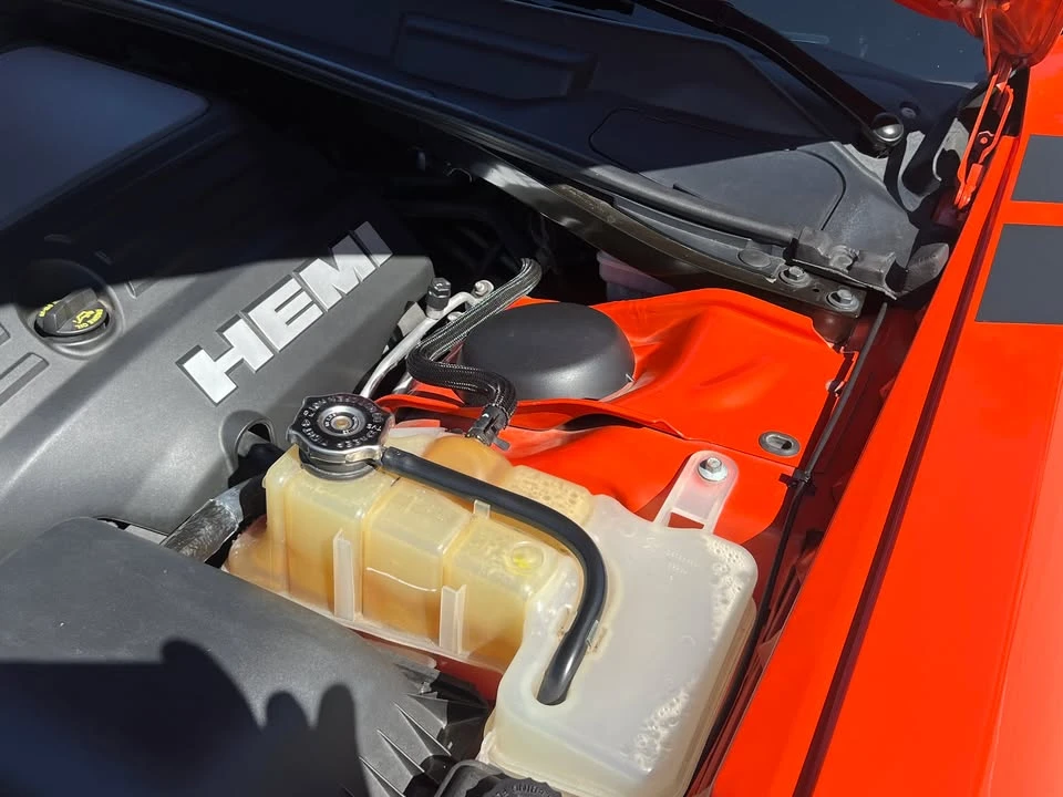 2009 Dodge Challenger 3rd Gen - Image 15 of 20