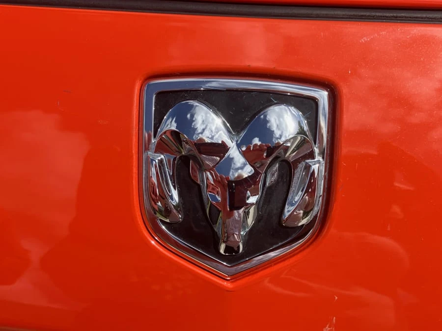 2009 Dodge Challenger 3rd Gen - Image 6 of 26