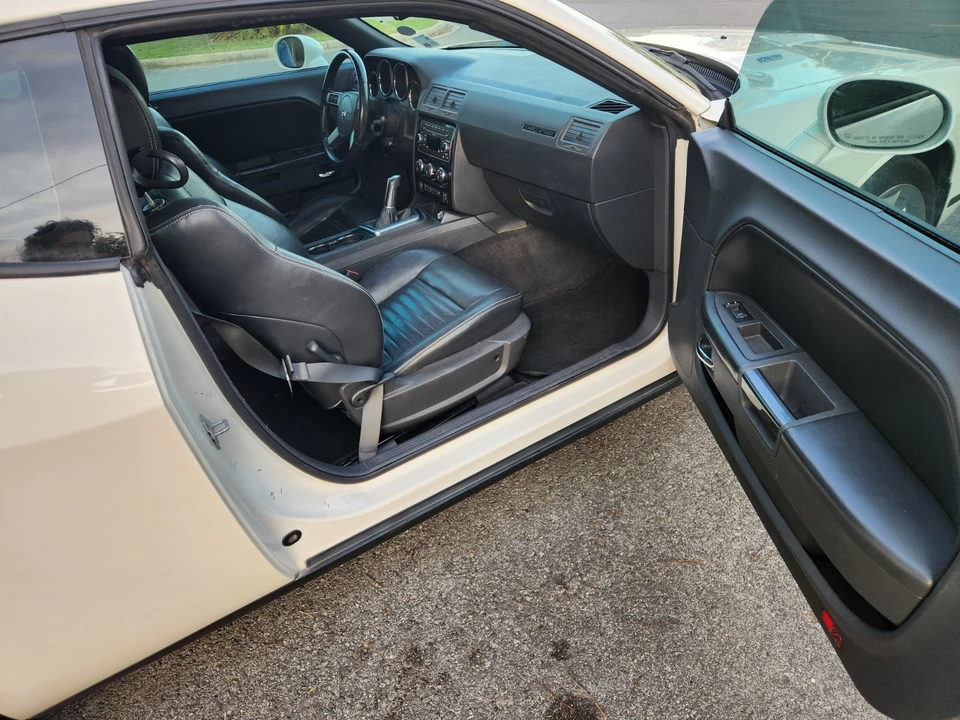 2009 Dodge Challenger 3rd Gen - Image 13 of 21
