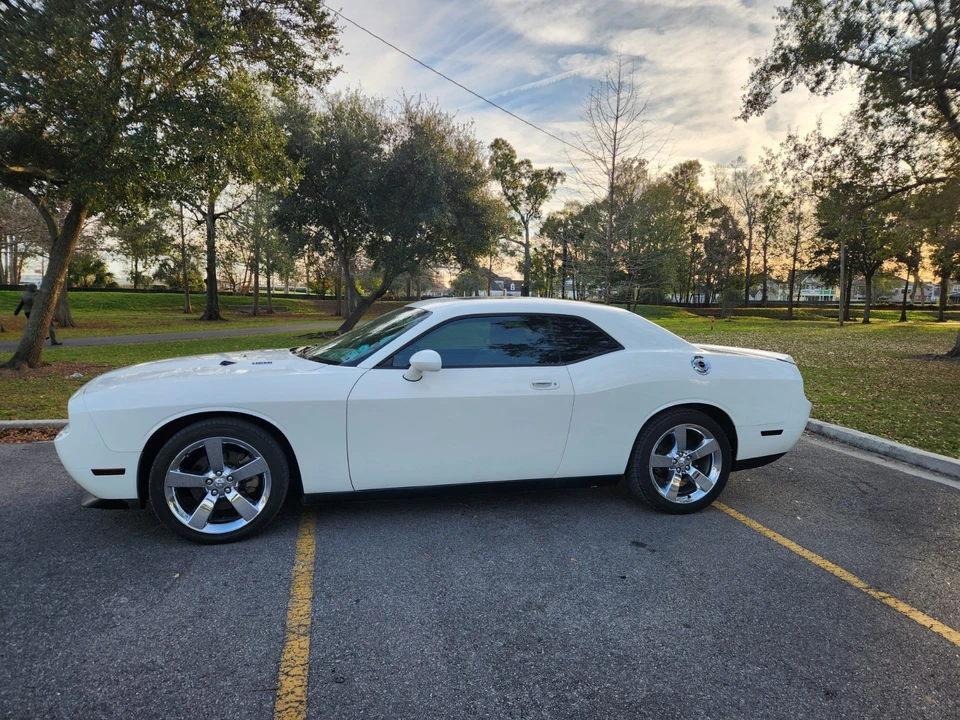 2009 Dodge Challenger 3rd Gen - Image 4 of 21
