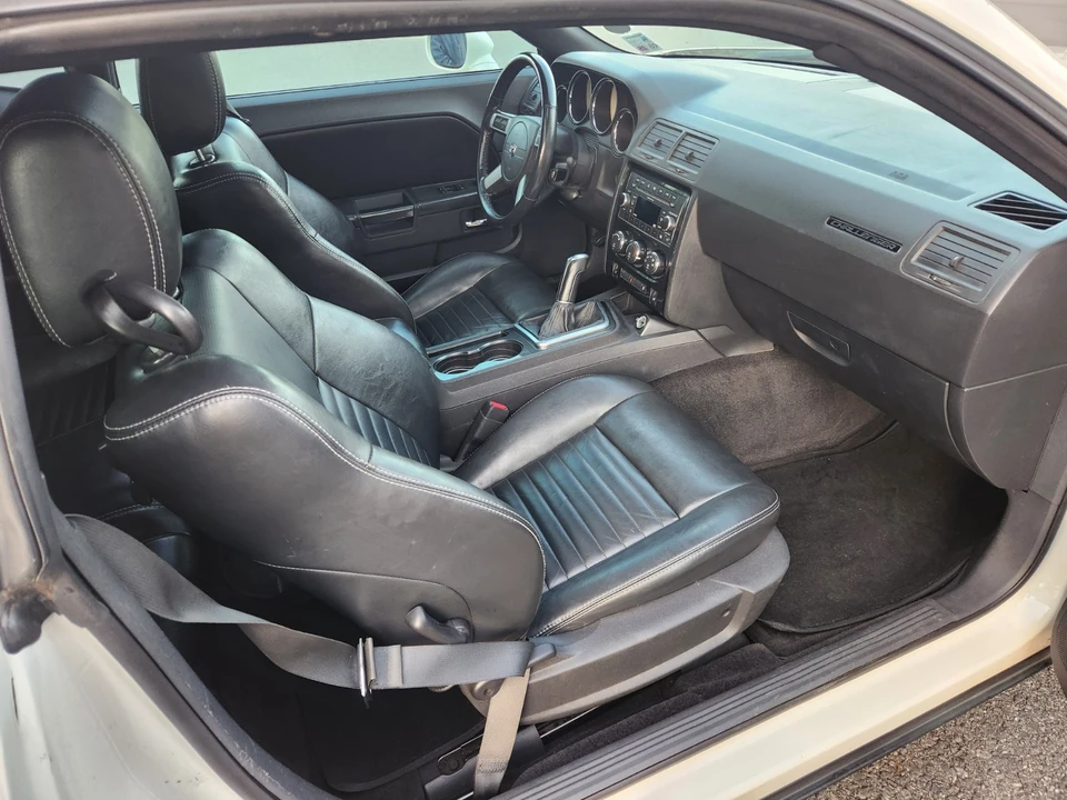 2009 Dodge Challenger 3rd Gen - Image 15 of 21