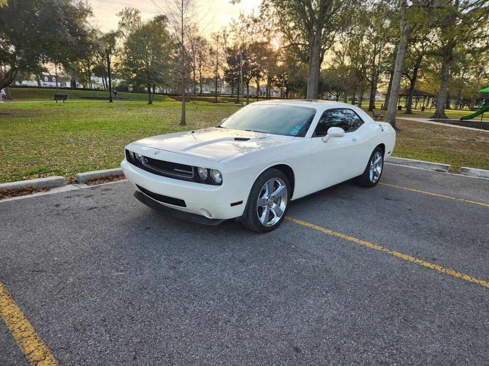 2009 Dodge Challenger 3rd Gen - Image 3 of 21