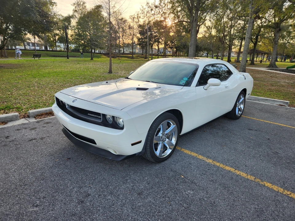 2009 Dodge Challenger 3rd Gen - Image 2 of 21