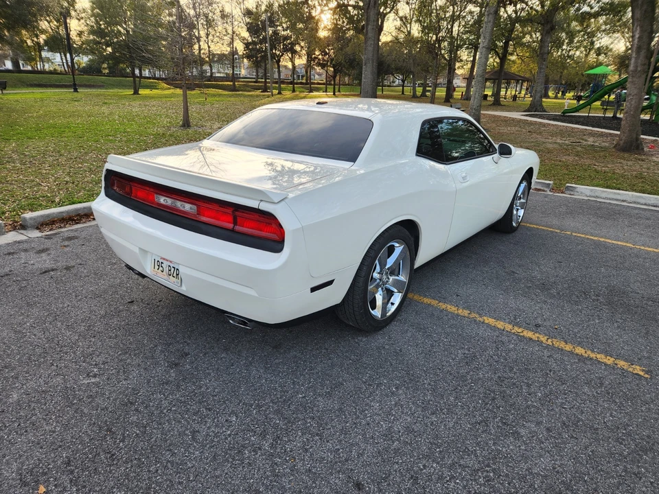 2009 Dodge Challenger 3rd Gen - Image 10 of 21