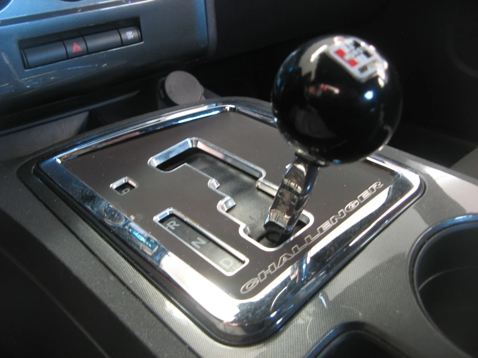 2009 Dodge Challenger 3rd Gen - Image 15 of 20