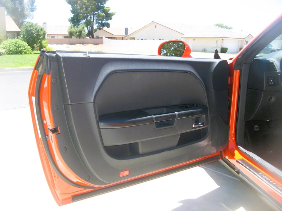 2009 Dodge Challenger 3rd Gen - Image 10 of 21