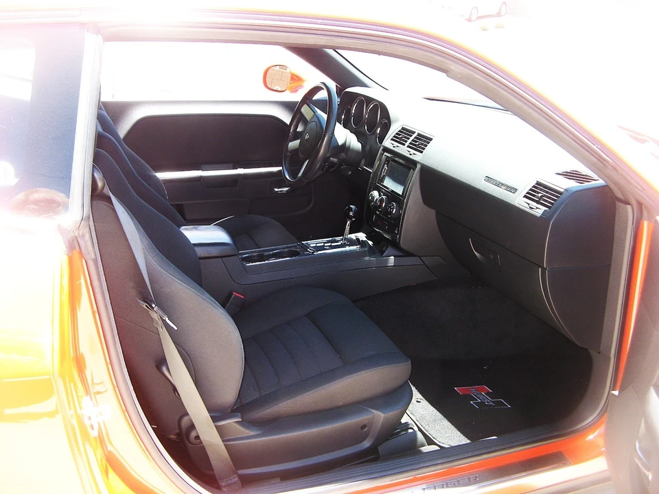 2009 Dodge Challenger 3rd Gen - Image 10 of 20