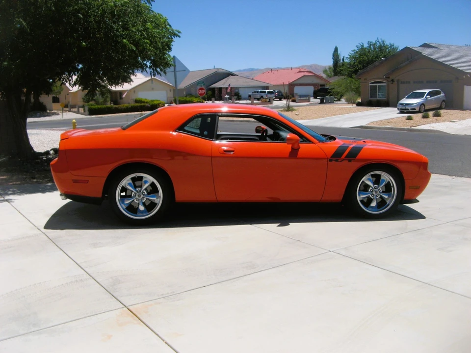 2009 Dodge Challenger 3rd Gen - Image 9 of 21