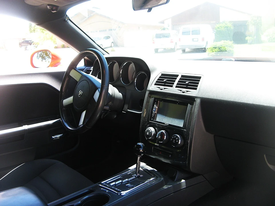 2009 Dodge Challenger 3rd Gen - Image 12 of 20
