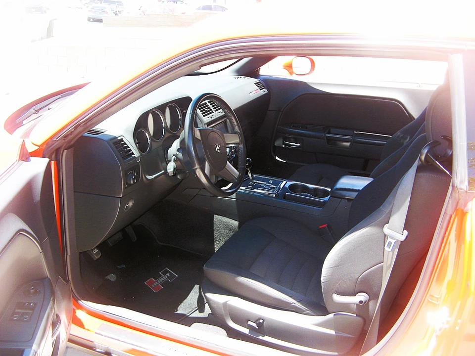 2009 Dodge Challenger 3rd Gen - Image 9 of 20