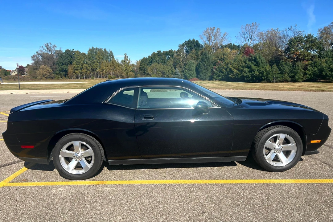 2009 Dodge Challenger 3rd Gen - Image 3 of 31