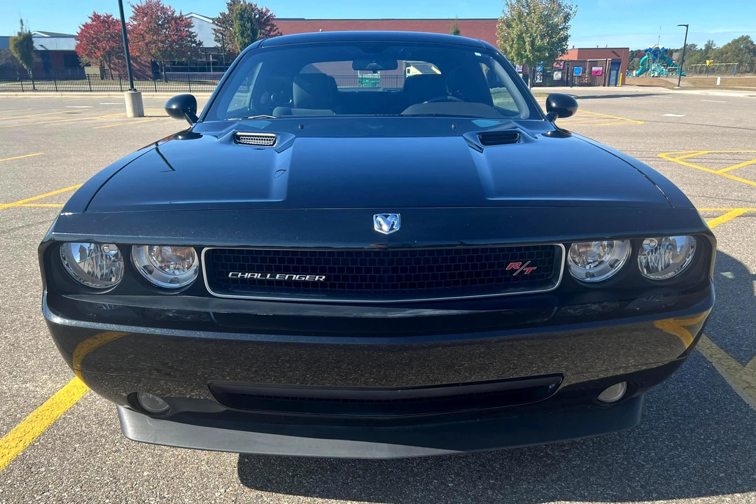 2009 Dodge Challenger 3rd Gen - Image 2 of 31