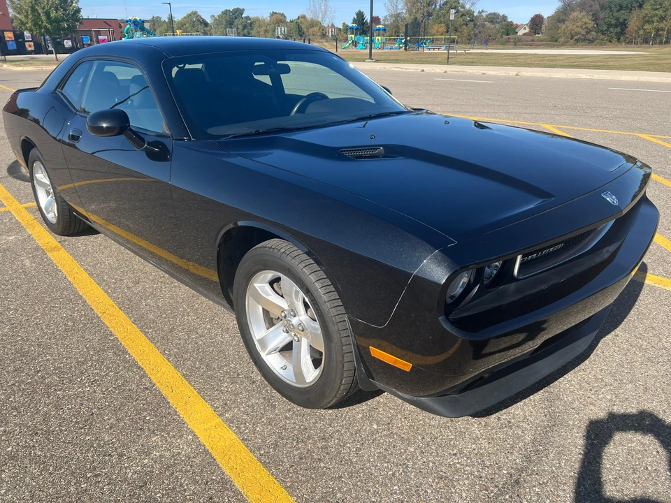 2009 Dodge Challenger 3rd Gen - Image 12 of 31
