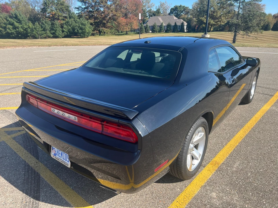 2009 Dodge Challenger 3rd Gen - Image 11 of 31