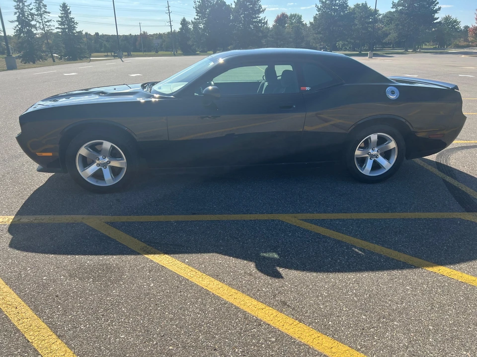 2009 Dodge Challenger 3rd Gen - Image 10 of 31