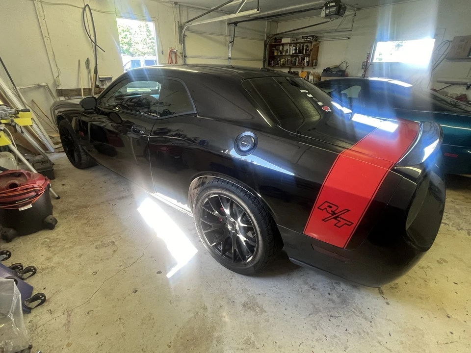 2009 Dodge Challenger 3rd Gen - Image 10 of 17