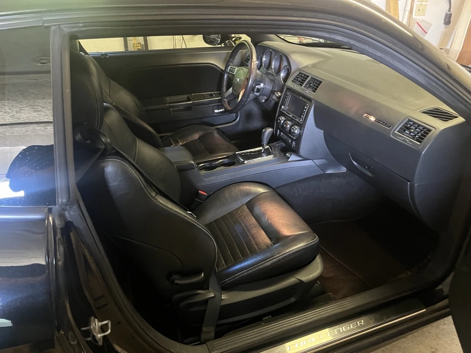 2009 Dodge Challenger 3rd Gen - Image 13 of 17