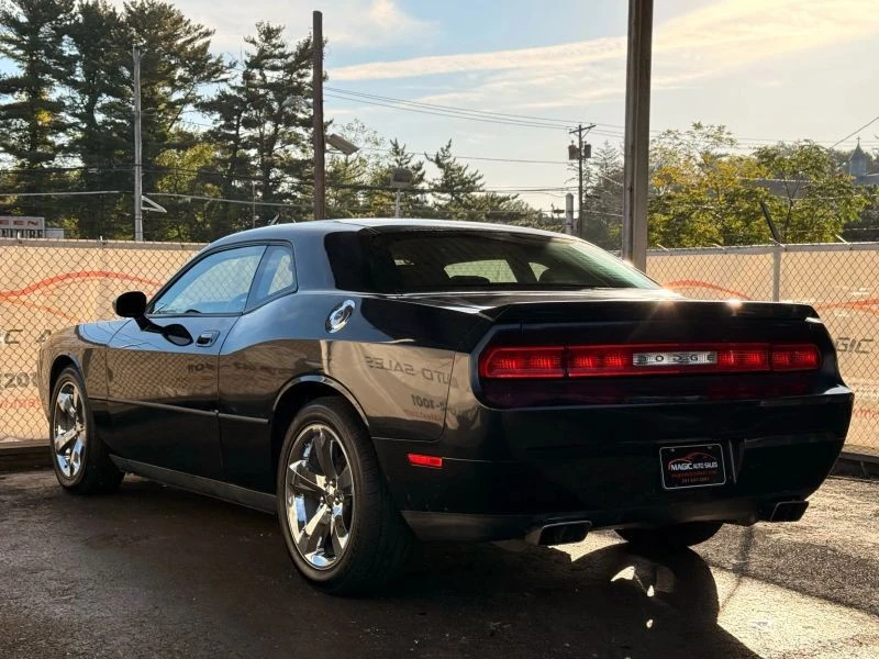 2009 Dodge Challenger 3rd Gen - Image 11 of 12