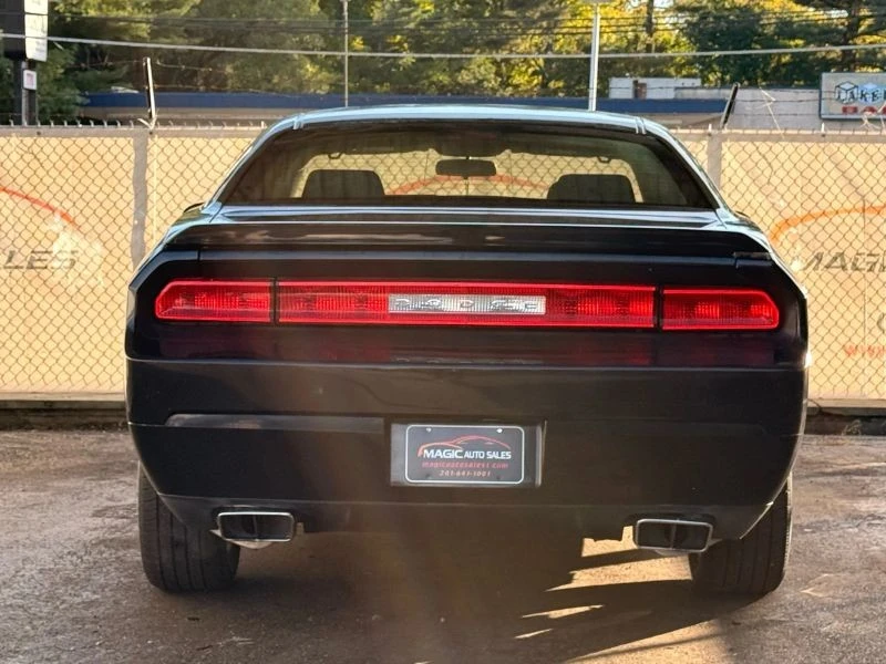 2009 Dodge Challenger 3rd Gen - Image 10 of 12