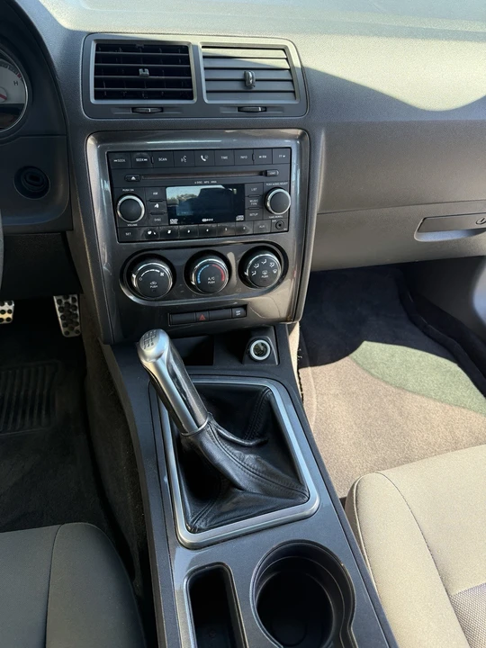 2009 Dodge Challenger 3rd Gen - Image 13 of 24