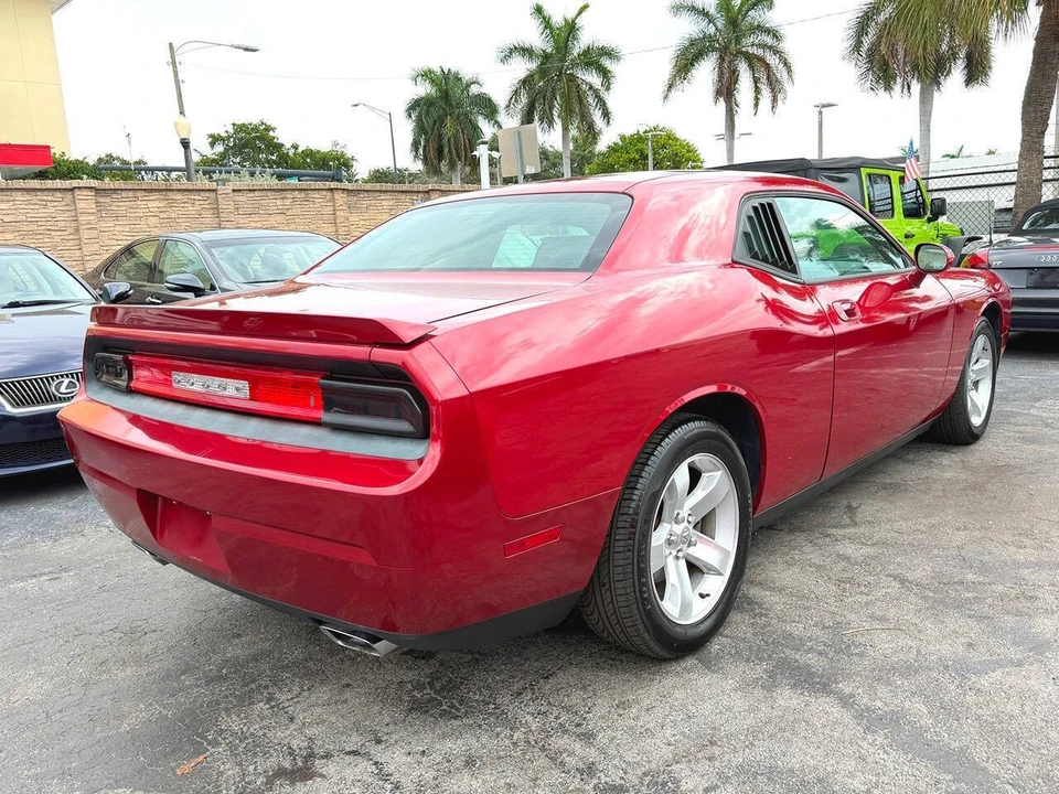2009 Dodge Challenger 3rd Gen - Image 16 of 31