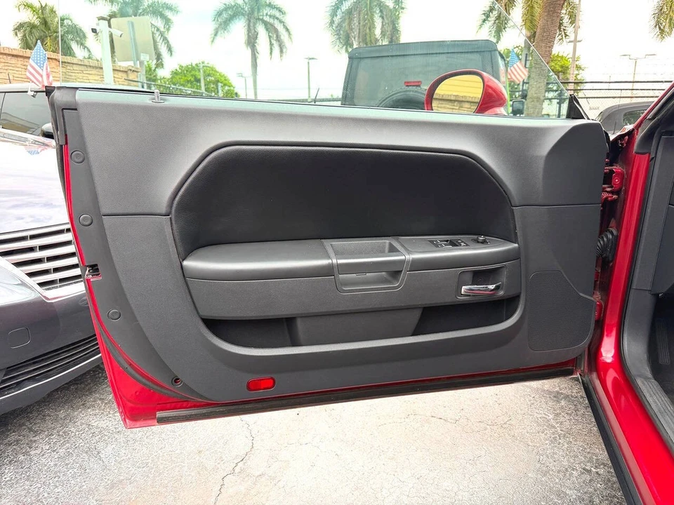 2009 Dodge Challenger 3rd Gen - Image 17 of 31